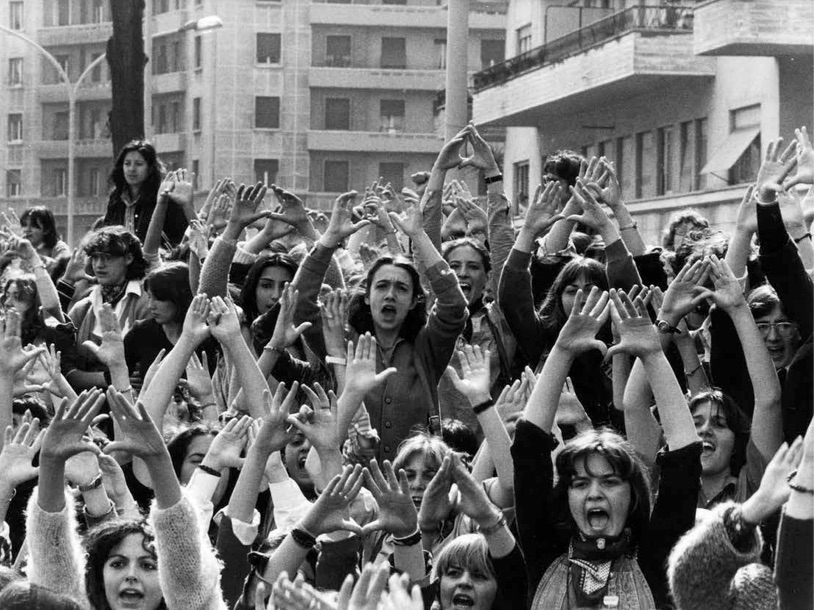 Fig. 8. Manifestazione femminista, anni settanta.