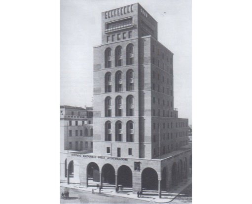 Fig. 6. Istituto nazionale delle assicurazioni, sede di Brescia, 1932 (Marcello Piacentini).